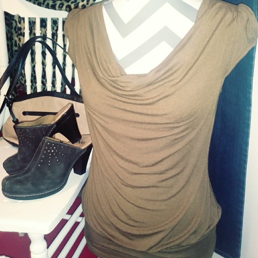 Banana Republic pretty flowy top
